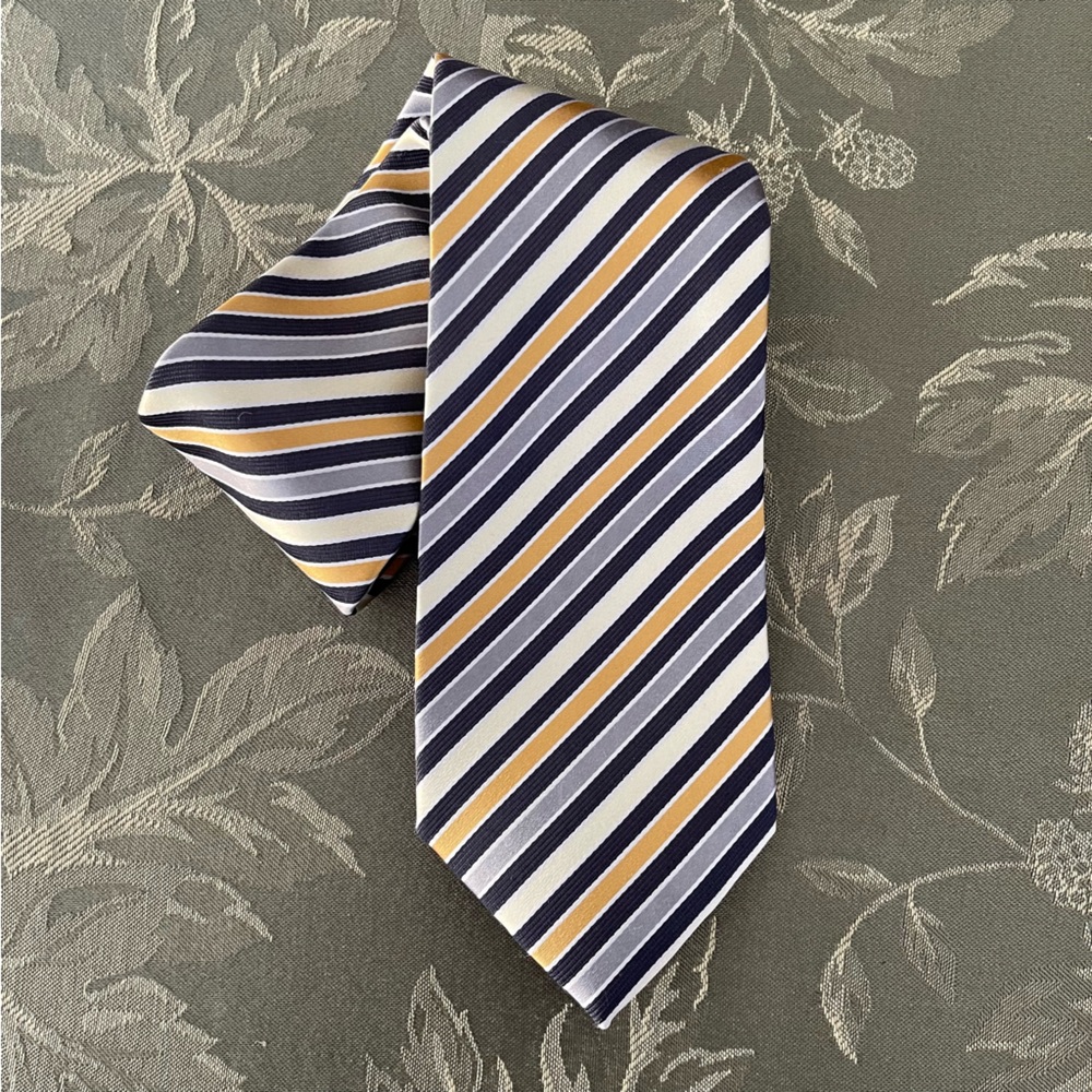 Geoffrey Beene Tie - Gray/Gold.